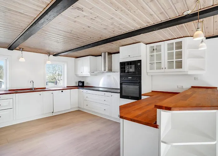 Ferienhaus Gorgeous In With Wifi Højslev